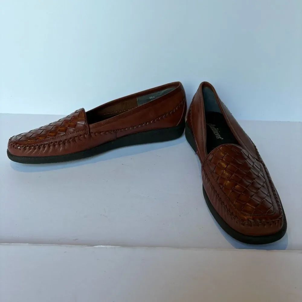 Auditions Women's Woven Brown Leather Loafers Look New Size 8AA
